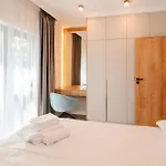 Cometei 2 Apartment