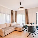 Cometei 2 Apartment
