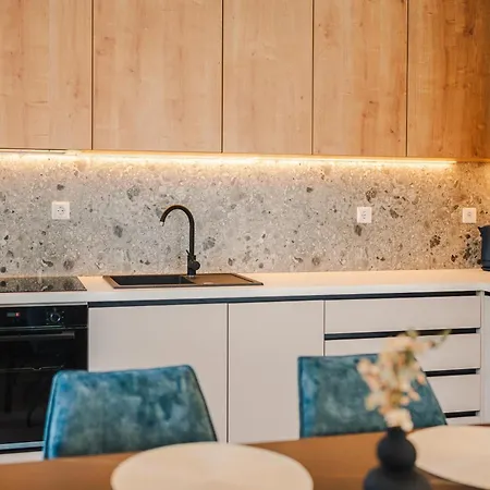 アパート Cometei 2