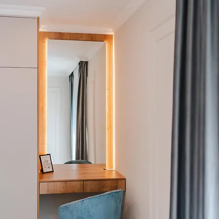 Apartament Cometei 2 *