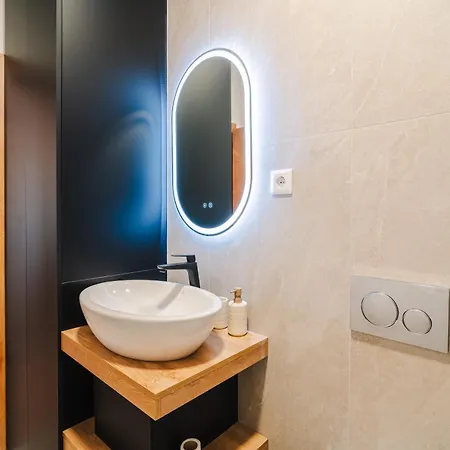 Apartament Cometei 2 *