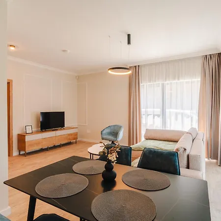 Cometei 2 アパート