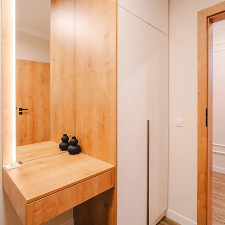 Cometei 2 Apartament