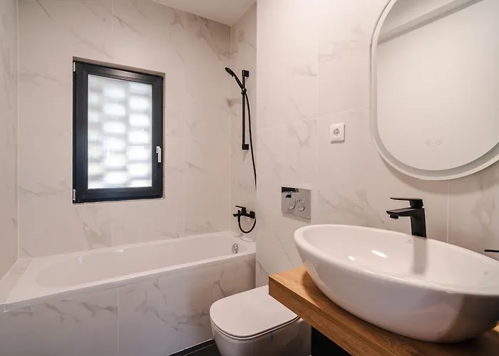 Cometei 2 Apartament *