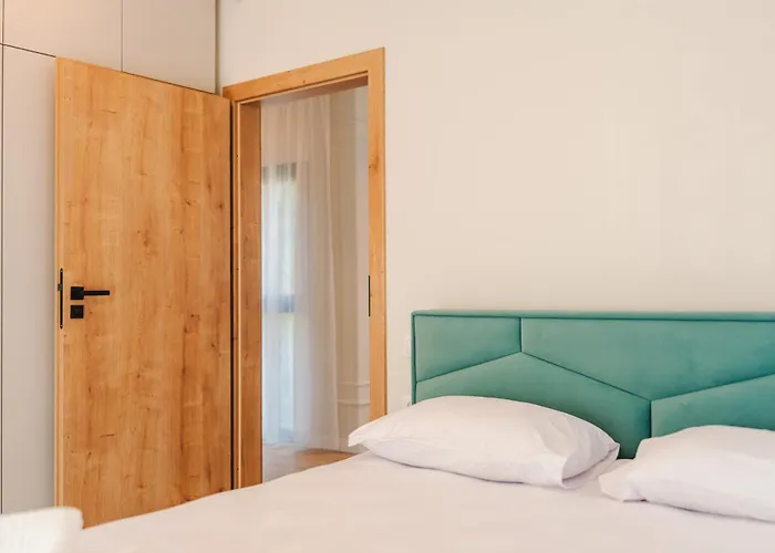 Cometei 2 Apartament *